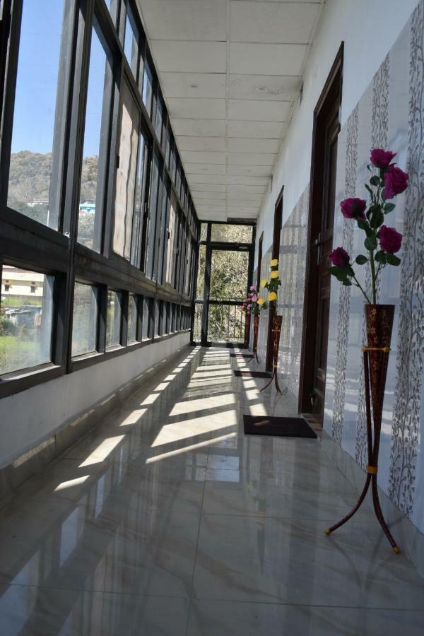 Hotel Himalayan View Лансдаун Экстерьер фото